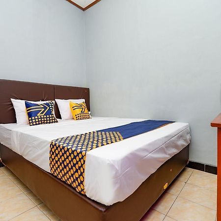 สปอต ออน 2821 กรียา กาวูลา ชาเรียะฮ์ Hotel Surakarta  ภายนอก รูปภาพ
