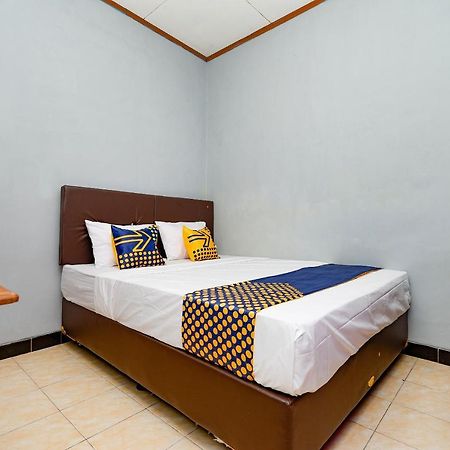 สปอต ออน 2821 กรียา กาวูลา ชาเรียะฮ์ Hotel Surakarta  ภายนอก รูปภาพ