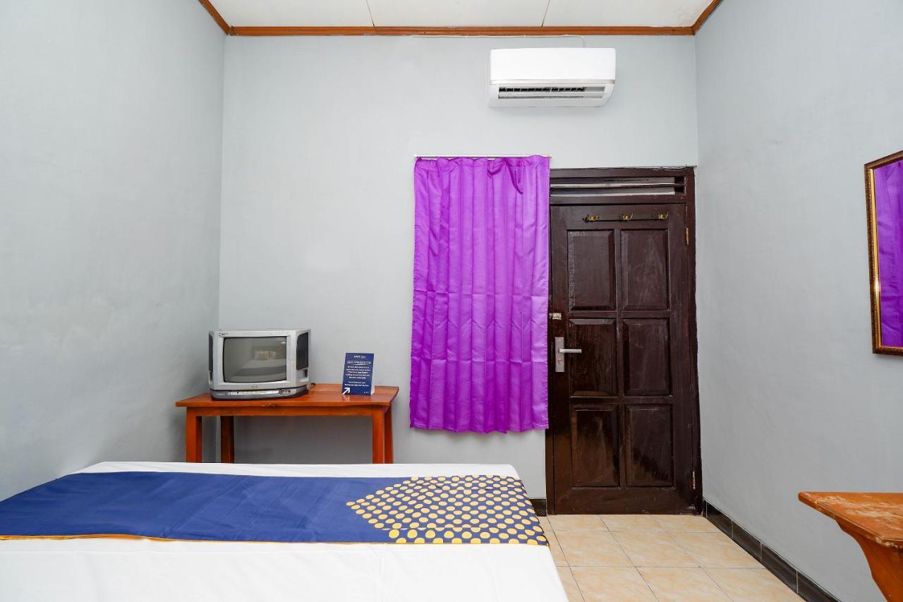 สปอต ออน 2821 กรียา กาวูลา ชาเรียะฮ์ Hotel Surakarta  ภายนอก รูปภาพ