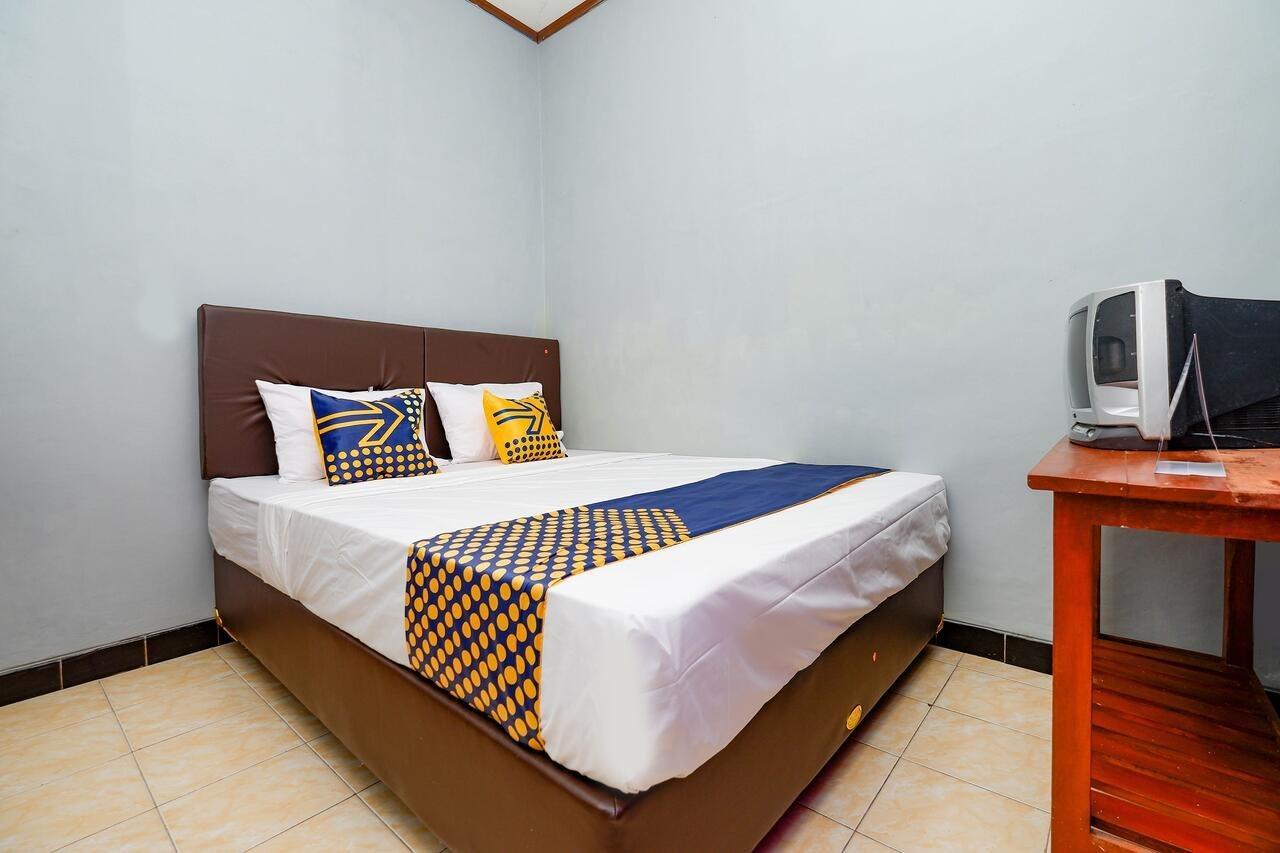 สปอต ออน 2821 กรียา กาวูลา ชาเรียะฮ์ Hotel Surakarta  ภายนอก รูปภาพ