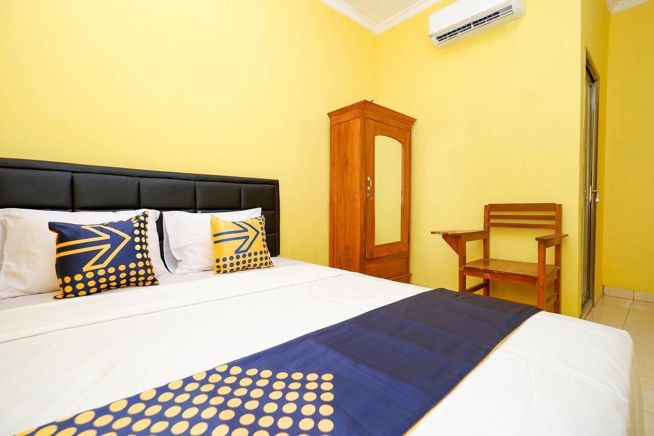 สปอต ออน 2821 กรียา กาวูลา ชาเรียะฮ์ Hotel Surakarta  ภายนอก รูปภาพ