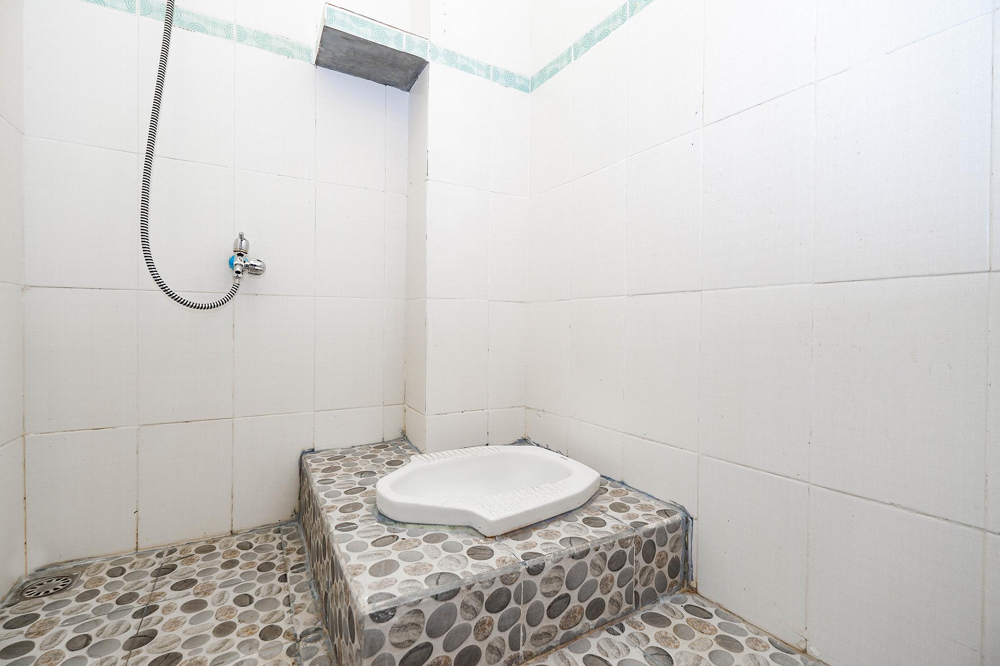 สปอต ออน 2821 กรียา กาวูลา ชาเรียะฮ์ Hotel Surakarta  ภายนอก รูปภาพ