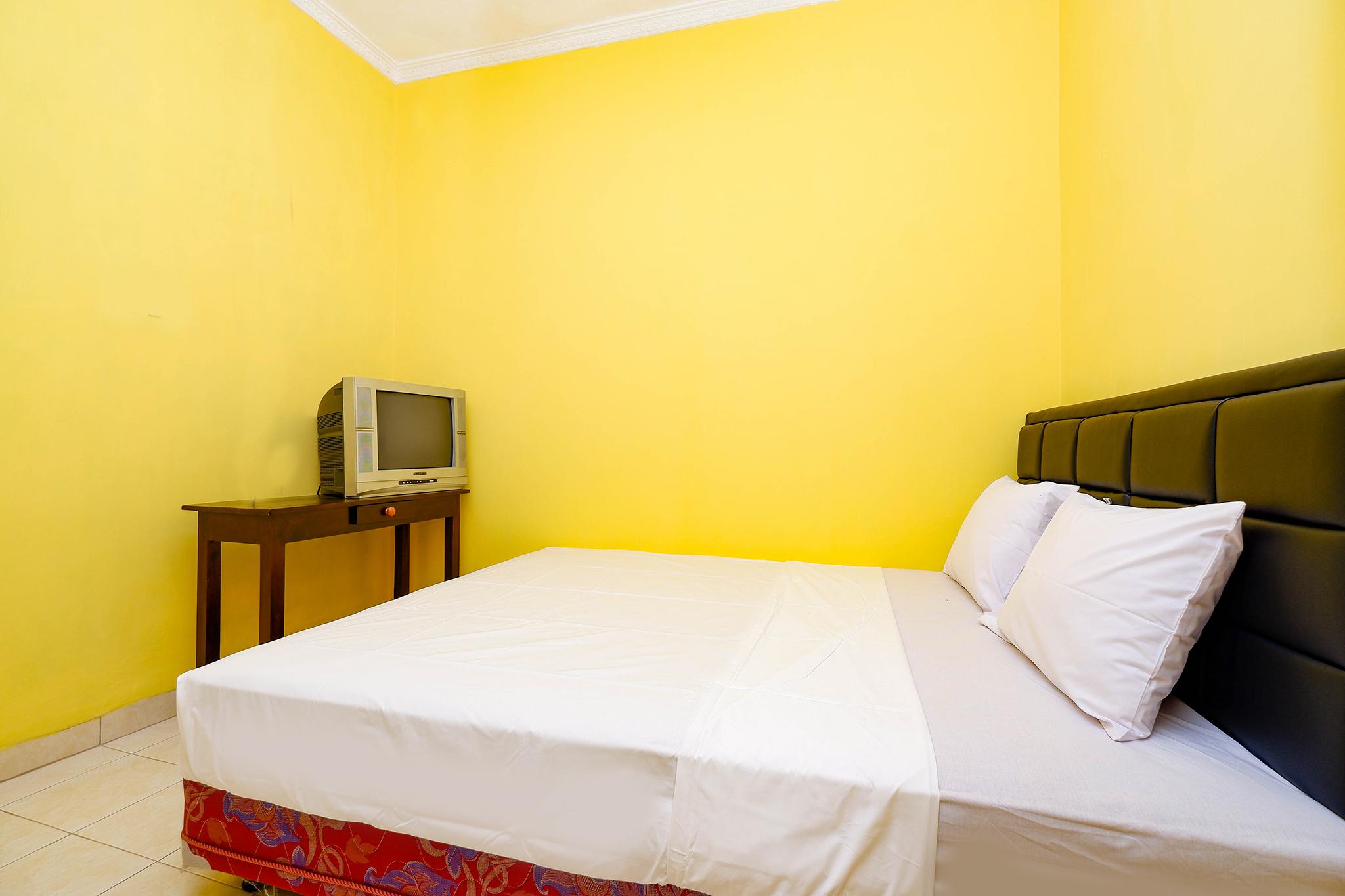 สปอต ออน 2821 กรียา กาวูลา ชาเรียะฮ์ Hotel Surakarta  ภายนอก รูปภาพ