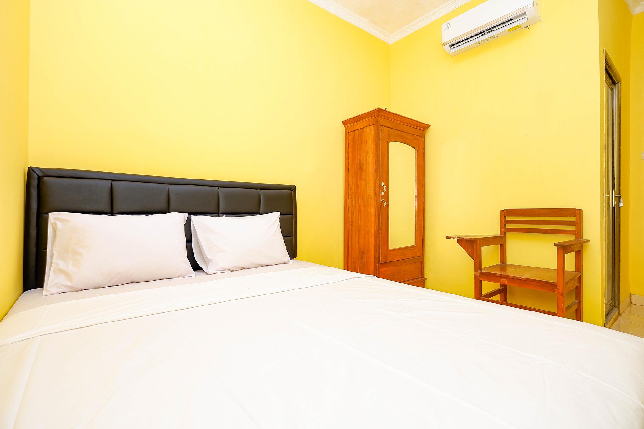 สปอต ออน 2821 กรียา กาวูลา ชาเรียะฮ์ Hotel Surakarta  ภายนอก รูปภาพ