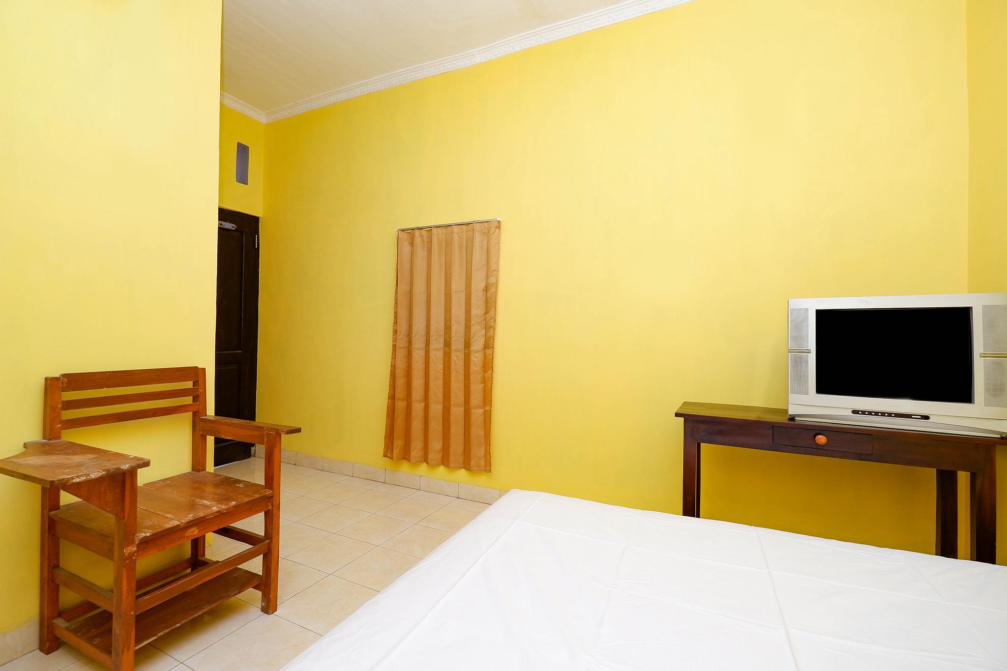 สปอต ออน 2821 กรียา กาวูลา ชาเรียะฮ์ Hotel Surakarta  ภายนอก รูปภาพ