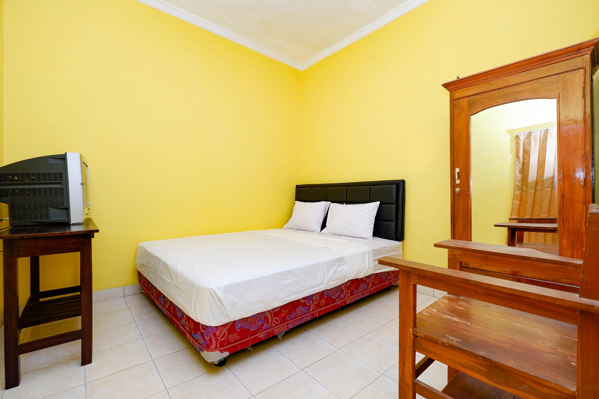 สปอต ออน 2821 กรียา กาวูลา ชาเรียะฮ์ Hotel Surakarta  ภายนอก รูปภาพ